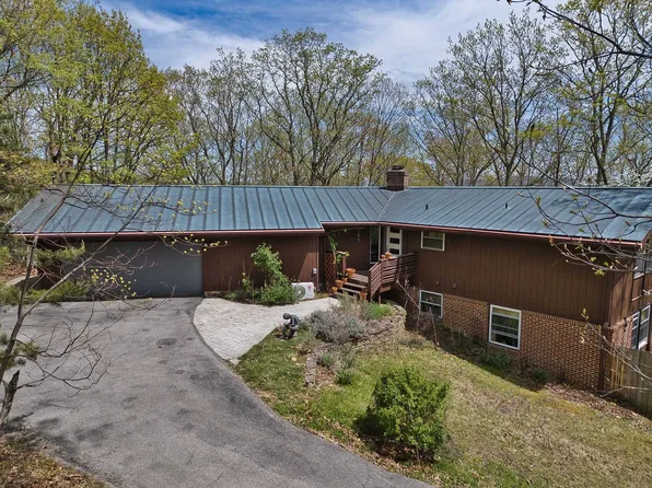 1846 Azalea Dr, Blacksburg, VA 24060