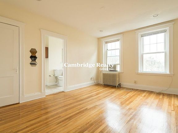 5th image of 288 Chestnut Hill Ave #14T