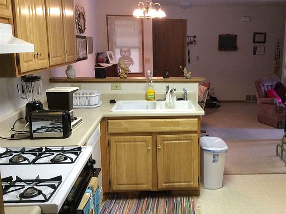 3rd image of 245 Wildwood Dr