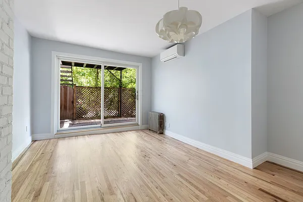 Rented by Compass | media 12