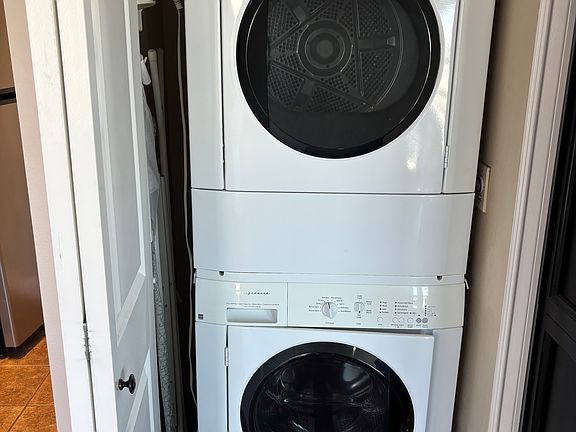 2nd image of 2818 Grand Ave Unit B610
