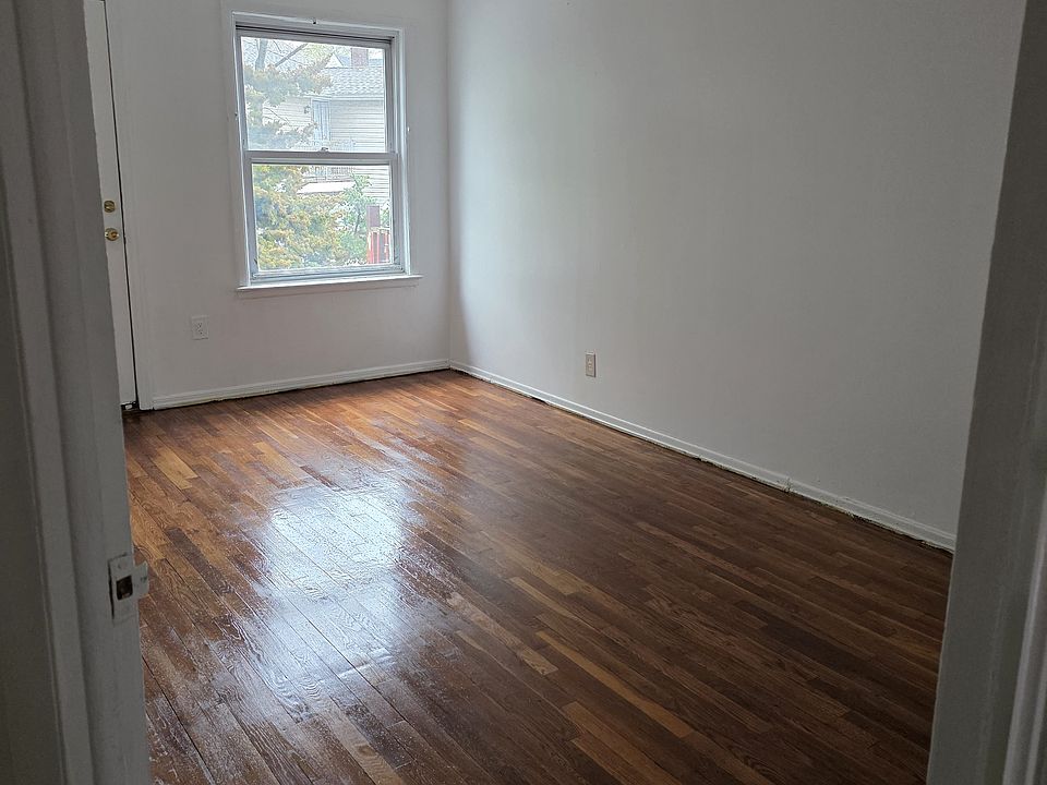 1st image of 22258 Braddock Ave Floor 2