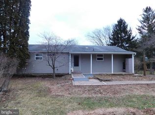 213 Greenlee Ln, Pennsylvania Furnace, PA 16865