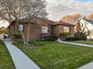 4615 S Lake Dr, Cudahy, WI 53110