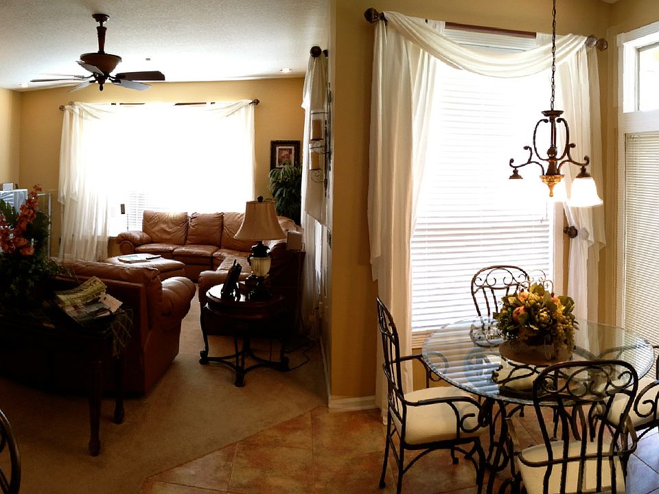 Eat in Kitchen & Family Room