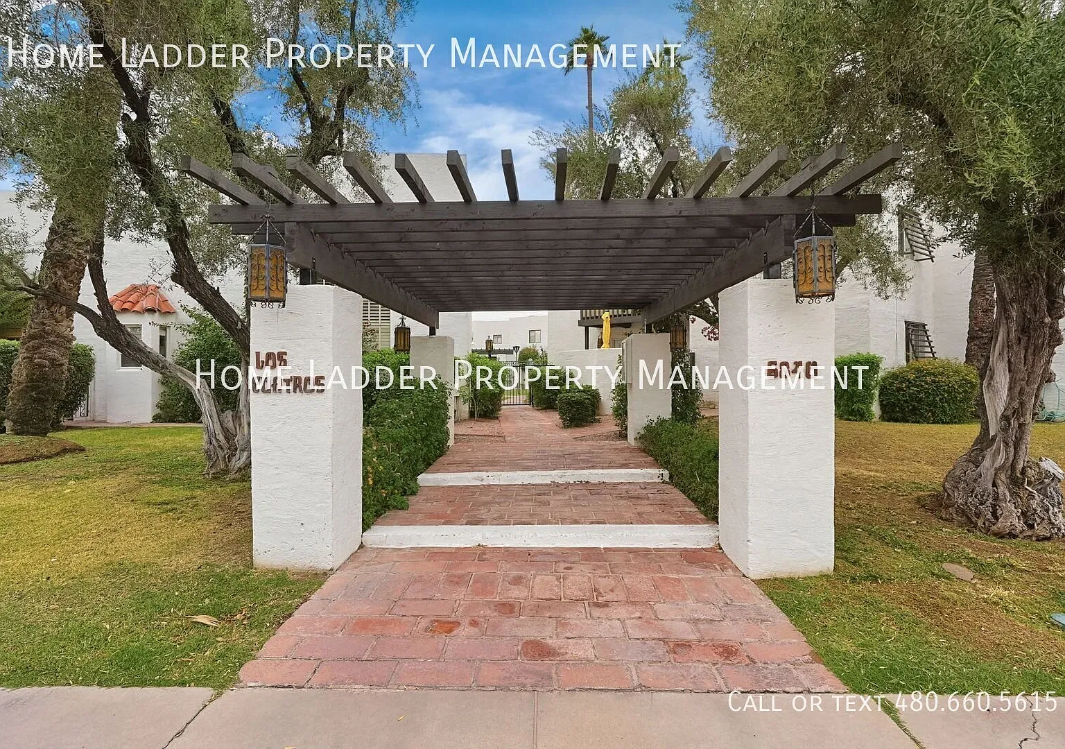 Charming Old Town Scottsdale Condo Los Cuatros — Photo 1