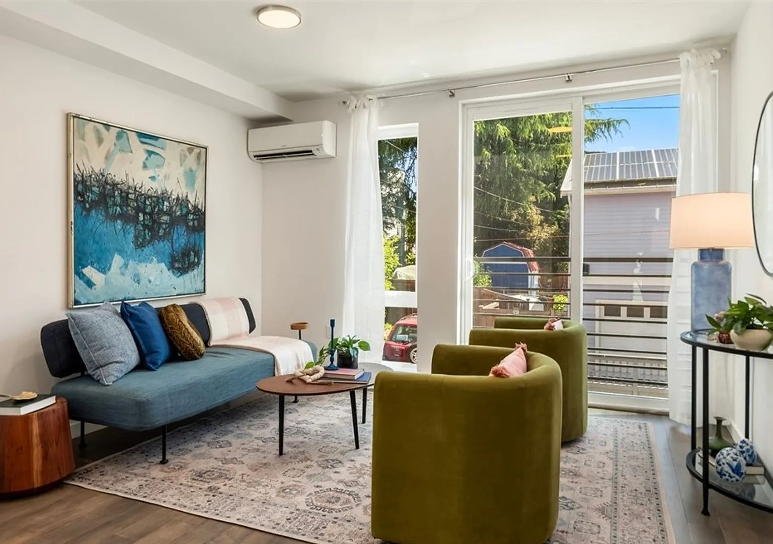 Chic Ballard Townhome with Views! — Photo 4