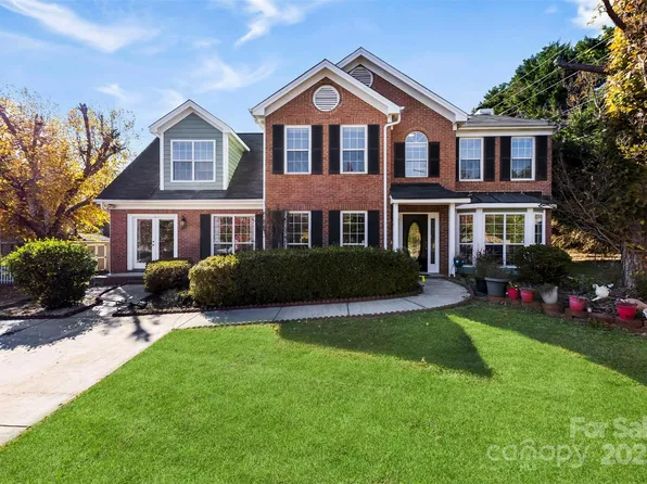 9800 Ashley Farm Dr, Matthews, NC 28105