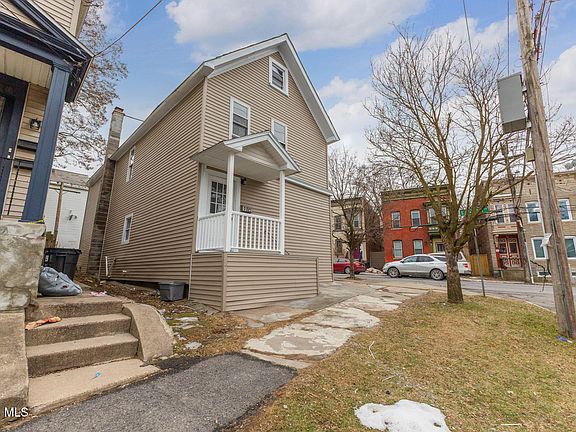 3rd image of 11 Jackson Place