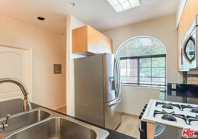 1st image of 1457 Centinela Ave #1/4