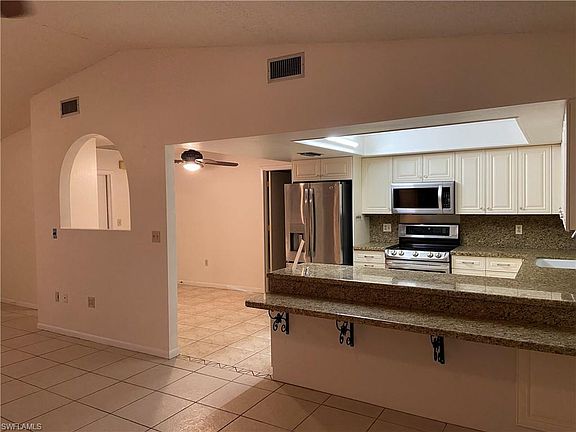 5th image of 10275 Saint Patrick Ln
