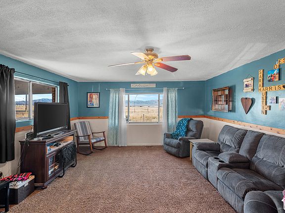 5th image of 2098 N Droubay Rd