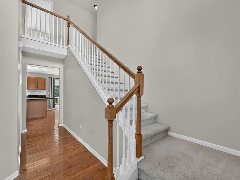 392 Sedgewood Ln — Photo 5