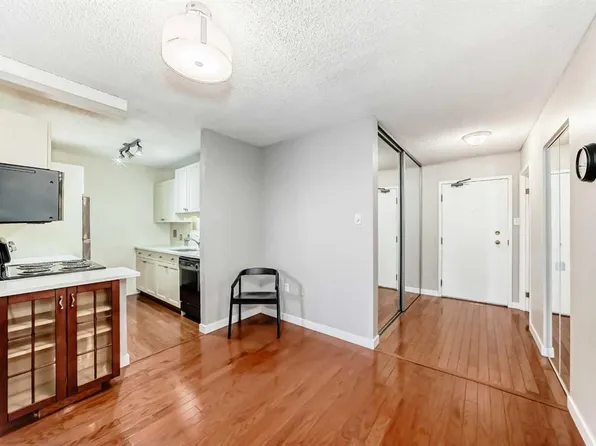 718 N 12th Ave SW #308, Calgary, AB T2R 0H7