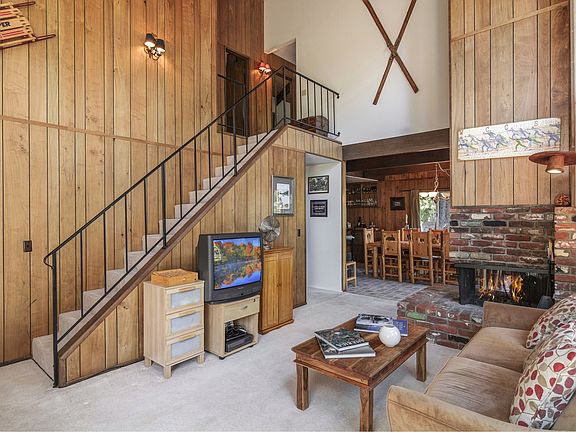 5th image of 27300 Pinewood Dr