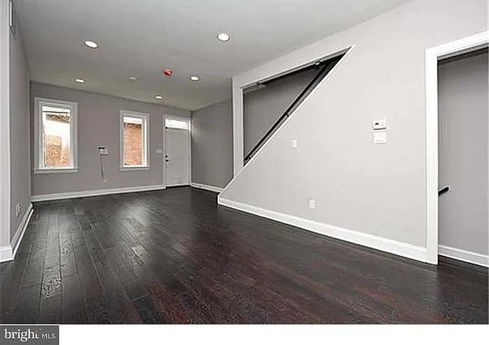 3 bed, 1790 sqft, $3,950 — Photo 3