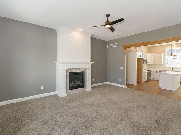 3rd image of 2706 Aberdeen Dr