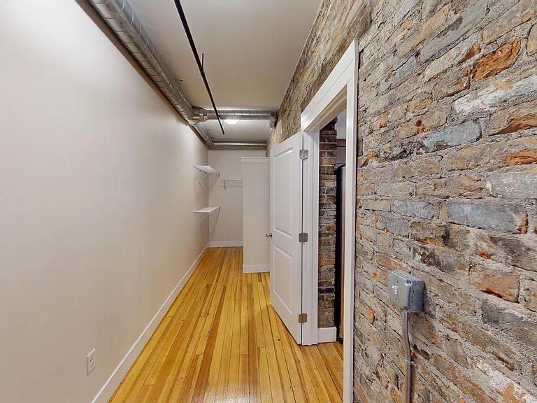 906 Main St #201 — Photo 18