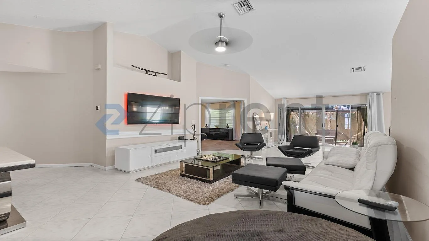 3 bed, 1900 sqft, $4,400 — Photo 4