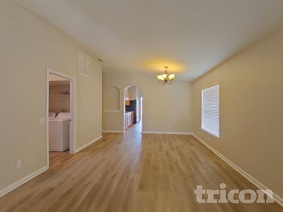 4th image of 1132 Hill Flower Dr