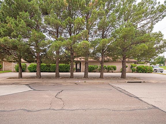4th image of 4200 Greenbriar Dr