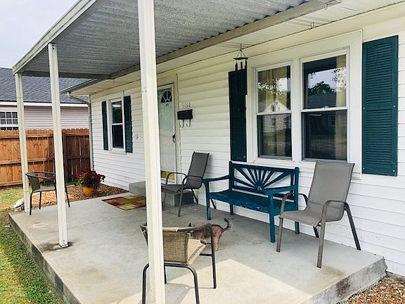 3rd image of 3011 Daviess St