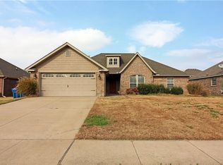 3200 SW Briar Creek Ave, Bentonville, AR 72712