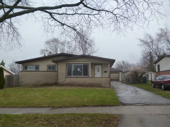2017 Devonshire Rd, Waukegan, IL 60087