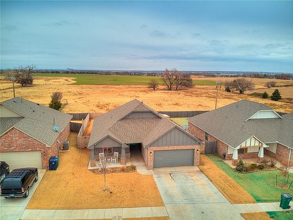 4th image of 8713 SW 36th St