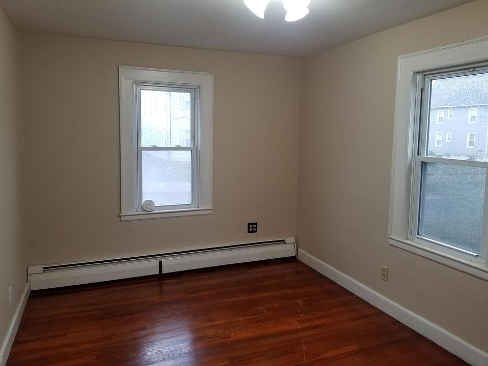 1st image of 262 Oak St #1