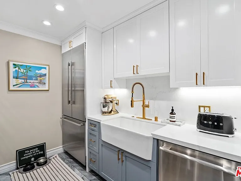 960 Larrabee St #105 — Photo 7