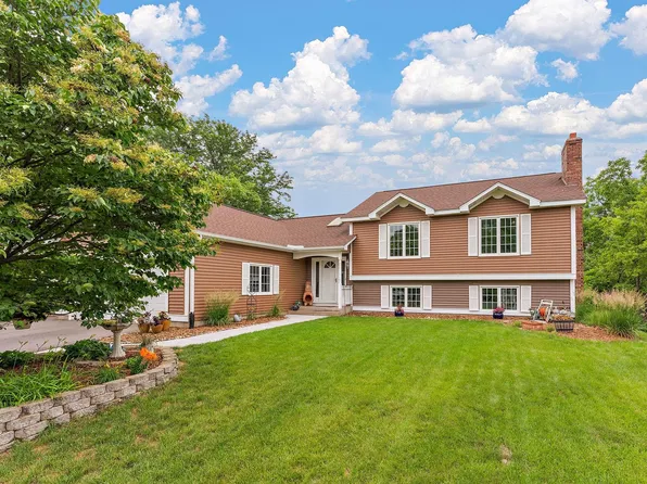 8944 Vincent Cir, Bloomington, MN 55431