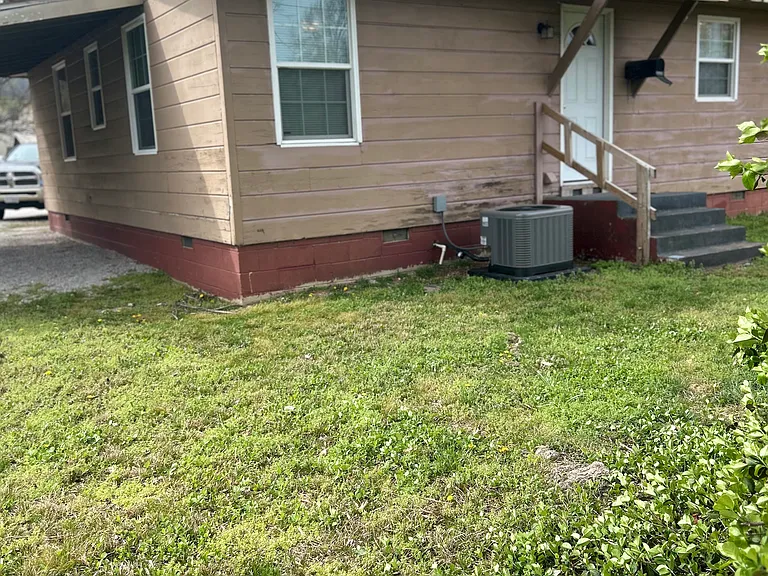 1227 N Kansas Expy #A — Photo 1