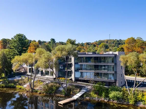 32 Brunel Rd #102, Huntsville, ON P1H 1P5