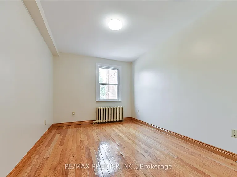 1575 Bayview Ave — Photo 8