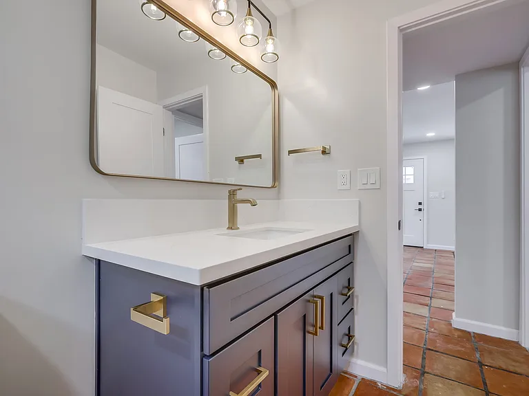 205 W Escalones #B — Photo 16