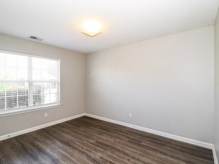 1481 Lawson Dr — Photo 11