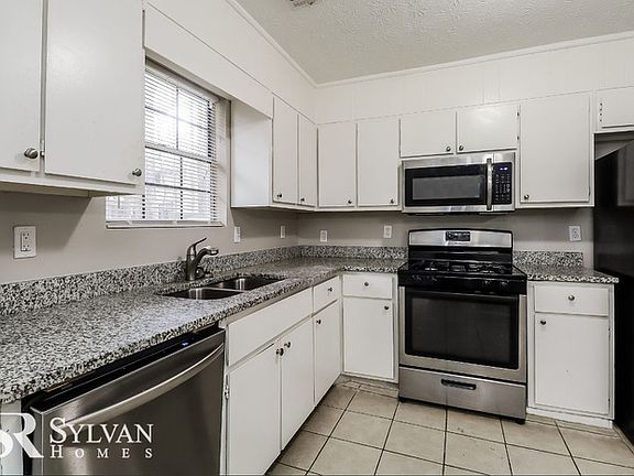 4th image of 5645 Saint Thomas Dr