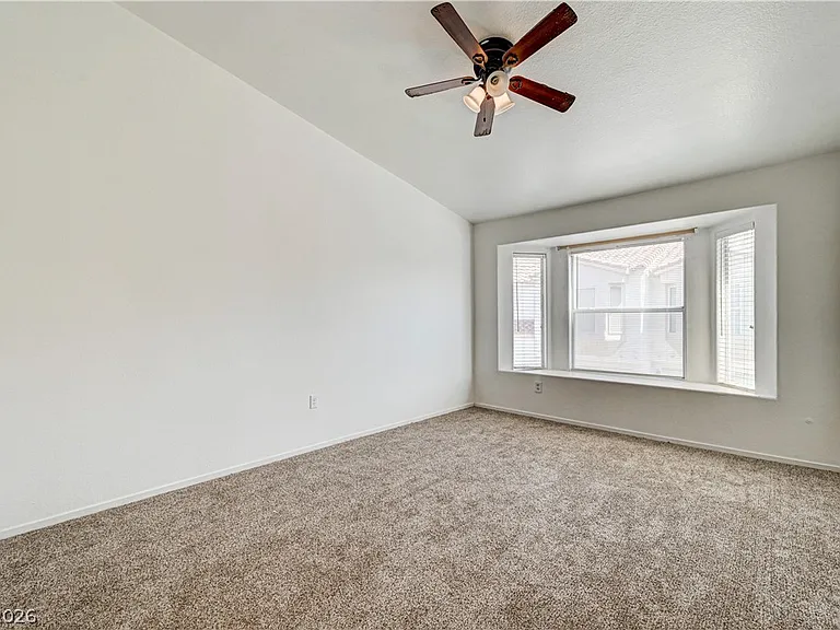4040 Castle Cove Dr #4040 — Photo 23