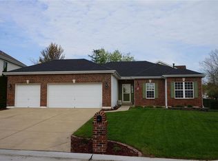 1911 Lunenburg Dr, Saint Peters, MO 63376