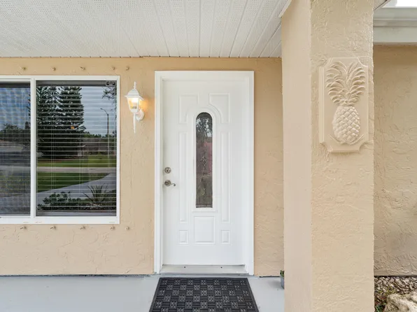 253 SW Cherryhill Road, Port St Lucie, FL 34953