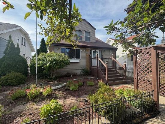 7546 15th AVENUE, Kenosha, WI 53143