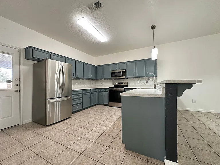 2703 Edgefield St — Photo 13
