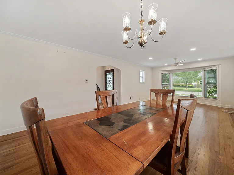 5320 Suffield Ct — Photo 6