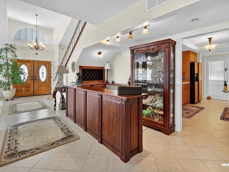 10317 Oak Ranch Ln — Photo 6
