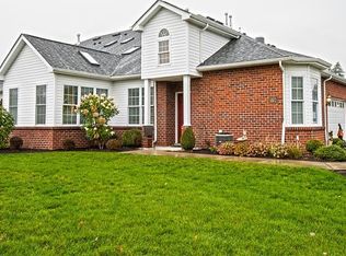 1802 Ambassador Ln, Valencia, PA 16059