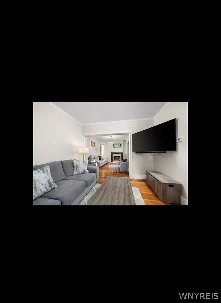 3 bed, 2.5 bath, 1588 sqft, $4,000 — Photo 2