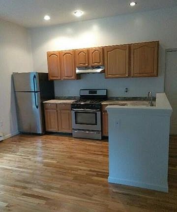 3rd image of 74 North St