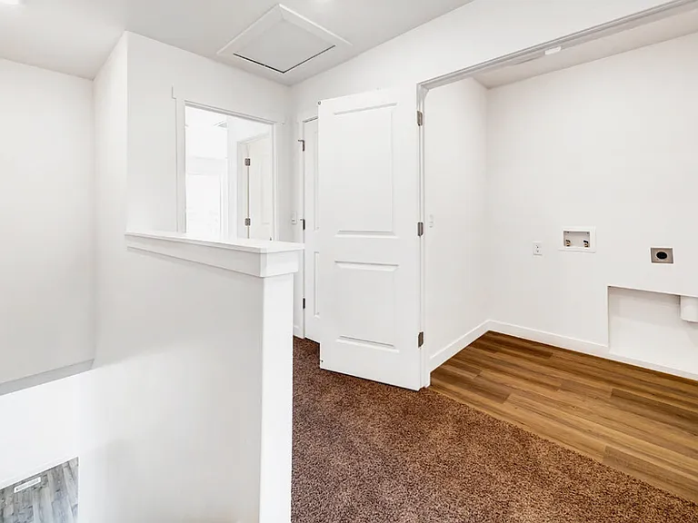 1073 E Waterway Ln — Photo 18