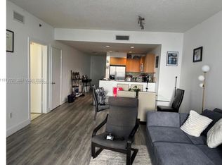 1060 Brickell Ave APT 1613, Miami, FL 33131